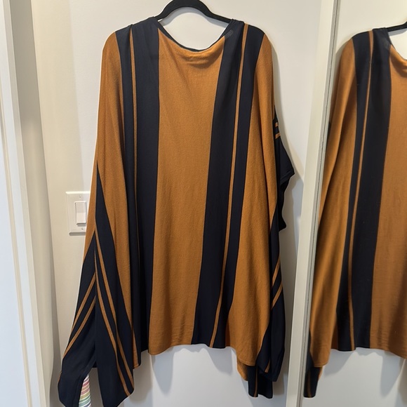 Brown and Navy Sweater - Picture 3 of 3